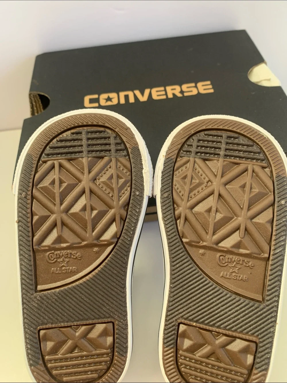 Converse classic low